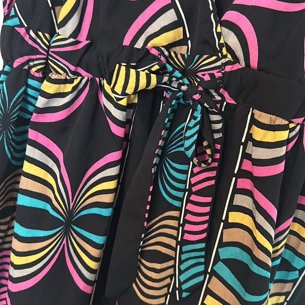 Women’s multi color print short sleeve blouse - Picture 3 of 5